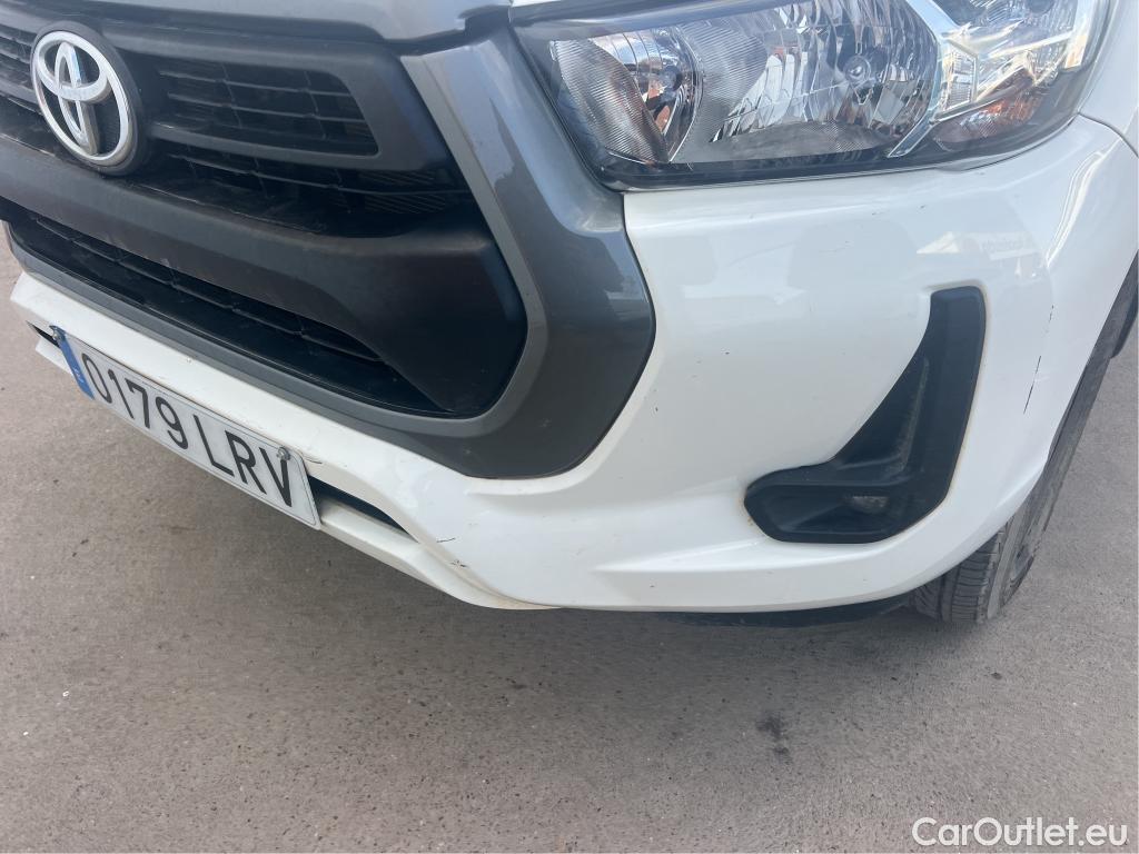  Toyota  Hilux TOYOTA  / 2020 / 4P / pickup 2.4 D-4D Cabina Doble GX #33