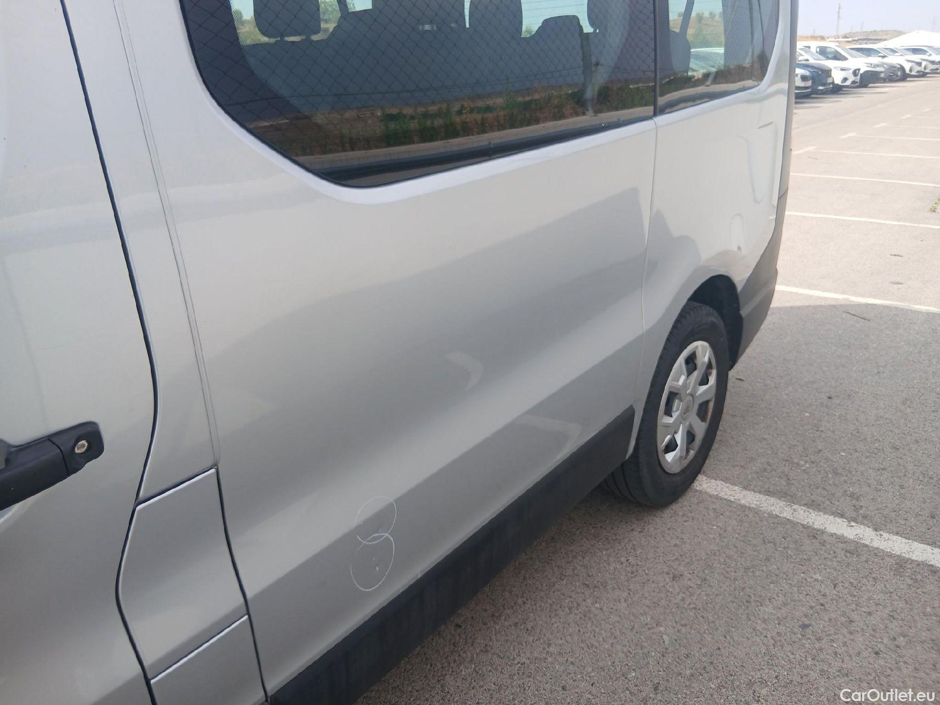  Renault  Trafic RENAULT  / 2021 / 4P / combi Combi 9 Energy Blue dCi 81 kW (110CV) #7