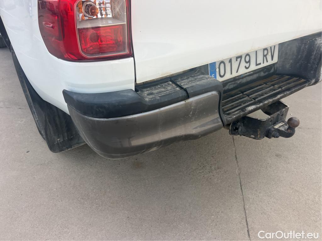 Toyota  Hilux TOYOTA  / 2020 / 4P / pickup 2.4 D-4D Cabina Doble GX #37