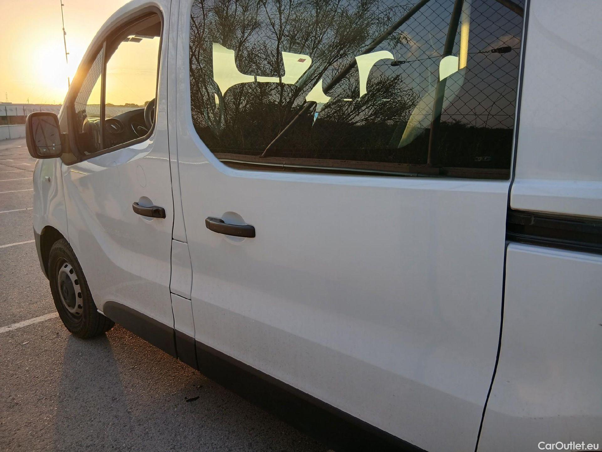  Renault  Trafic RENAULT  / 2019 / 4P / furgón Doble Cabina 27 L1 Energy BluedCi 88 kW #7