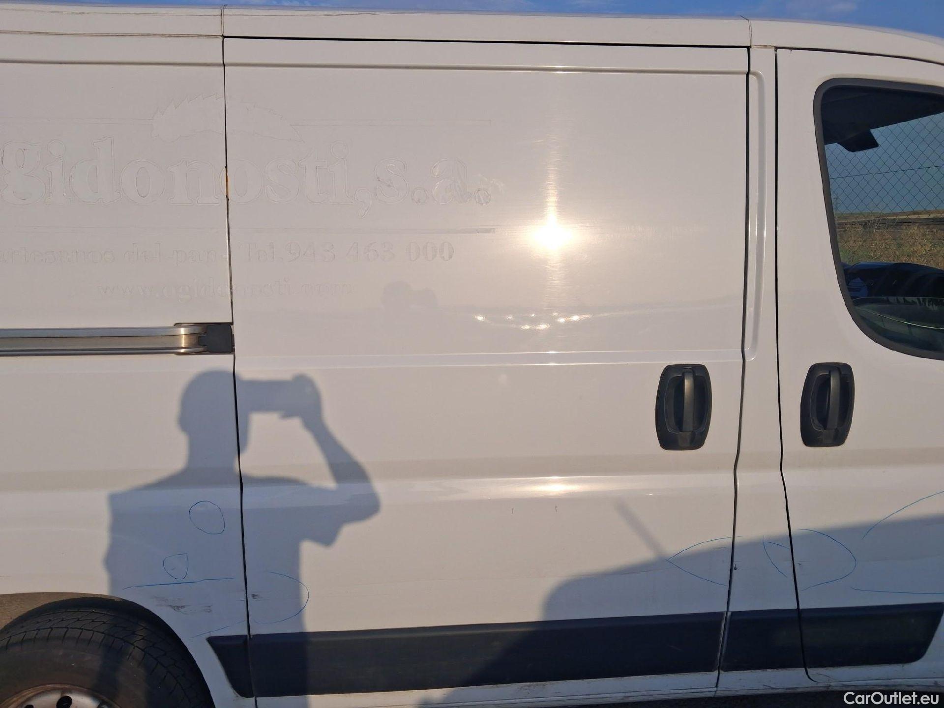  Peugeot  Boxer PEUGEOT  / 2014 / 4P / furgón 330 L1 H1 BHDI 88kW (120CV) S&S 6 Vel. M #35