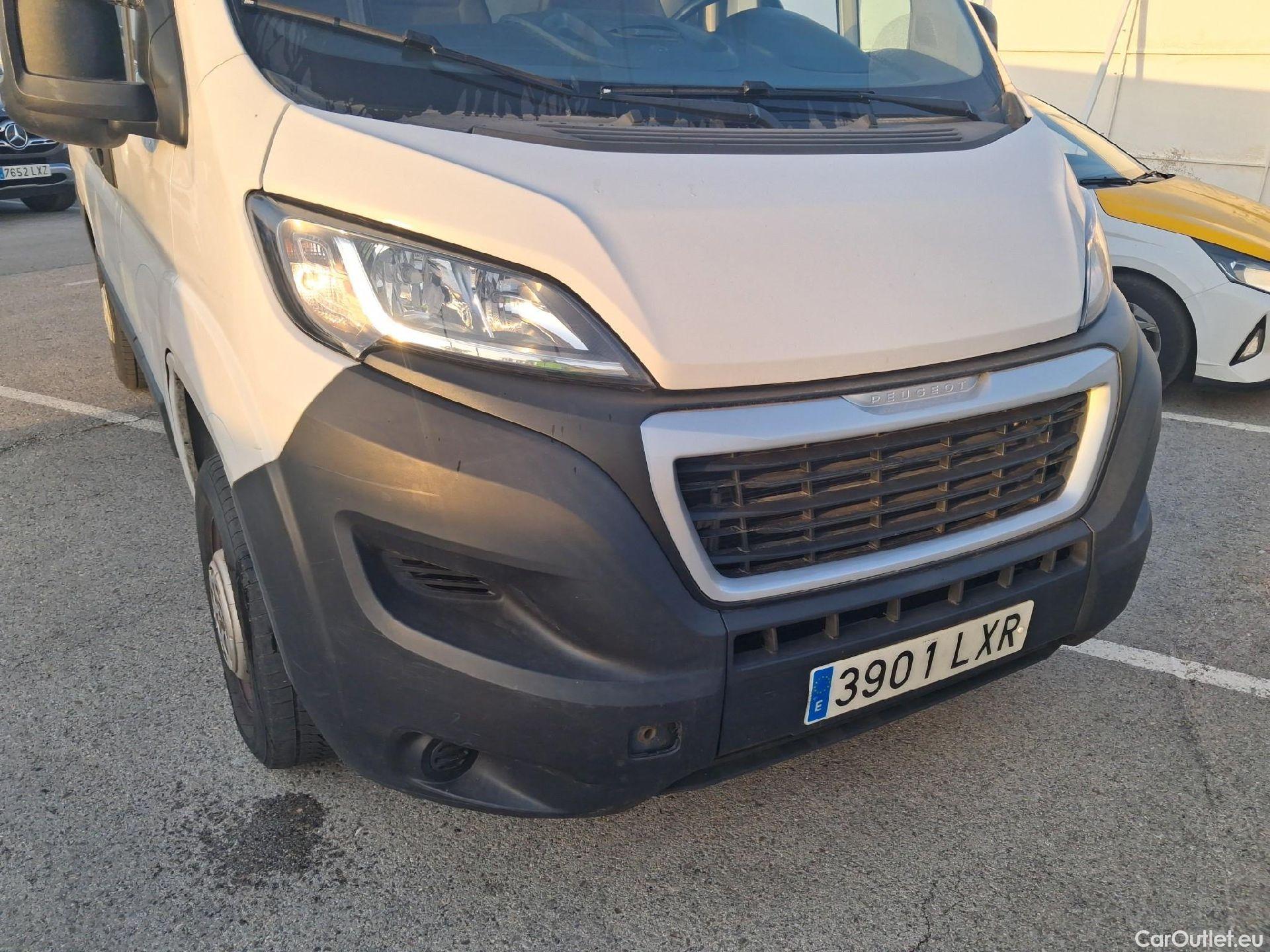  Peugeot  Boxer PEUGEOT  / 2014 / 4P / furgón 330 L1 H1 BHDI 88kW (120CV) S&S 6 Vel. M #3