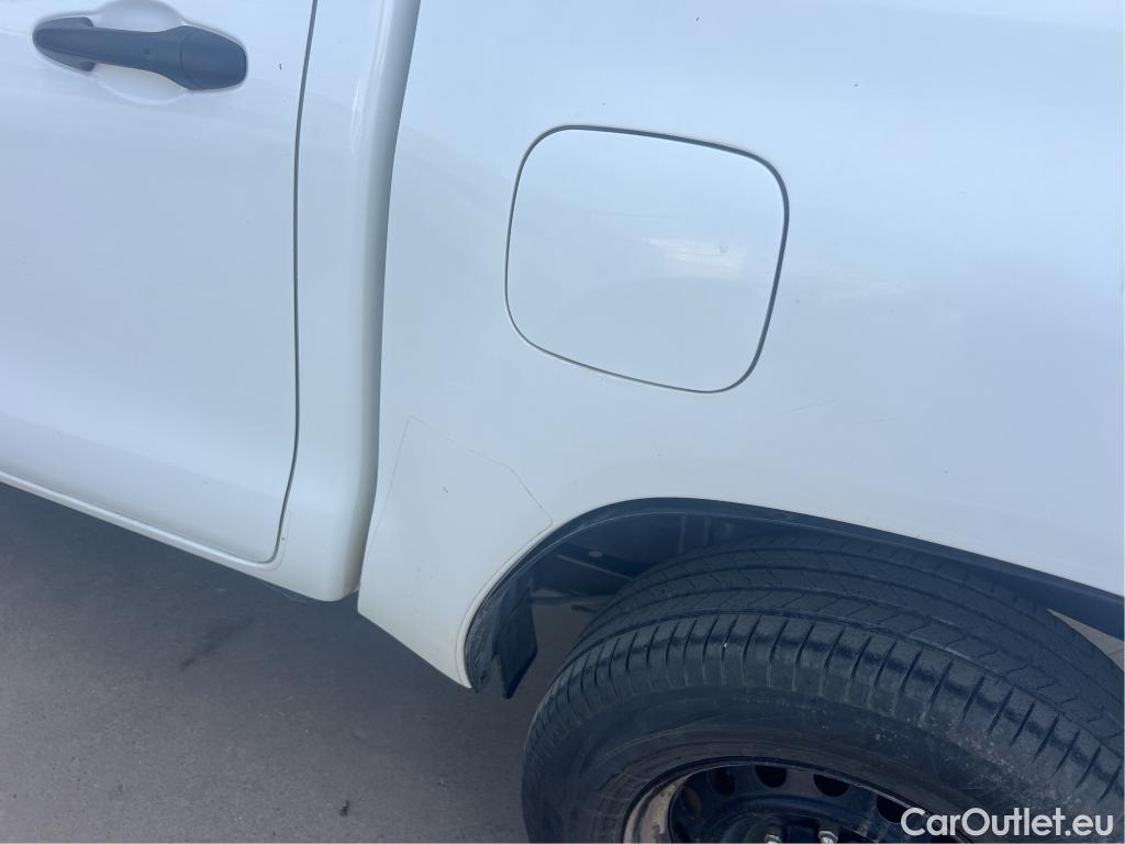  Toyota  Hilux TOYOTA  / 2020 / 4P / pickup 2.4 D-4D Cabina Doble GX #20