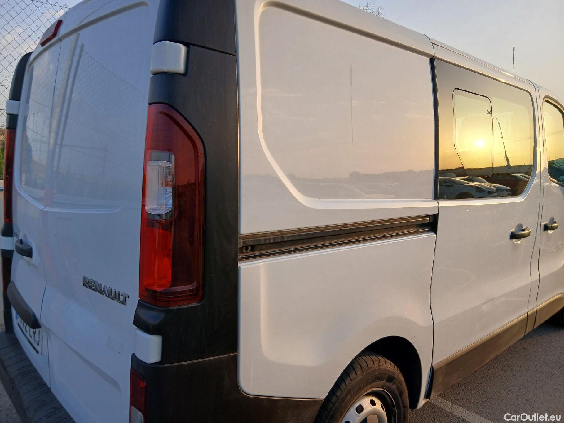  Renault  Trafic RENAULT  / 2019 / 4P / furgón Doble Cabina 27 L1 Energy BluedCi 88 kW #18