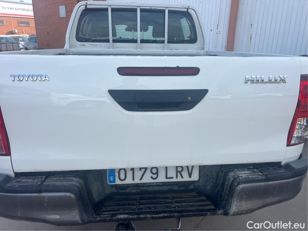  Toyota  Hilux TOYOTA  / 2020 / 4P / pickup 2.4 D-4D Cabina Doble GX #8