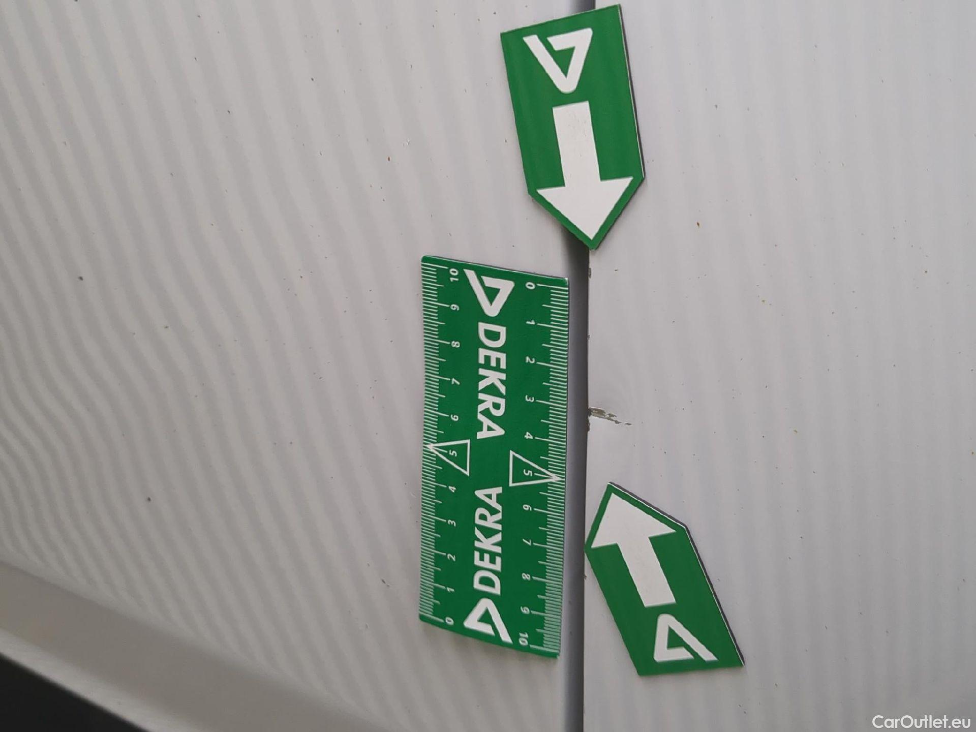  Peugeot  Boxer  Fourgon Surélevé 333 L3H2 Premium BlueHDi 120 Start&Stop 2.2 HDi 120CV BVM6 E6d #38