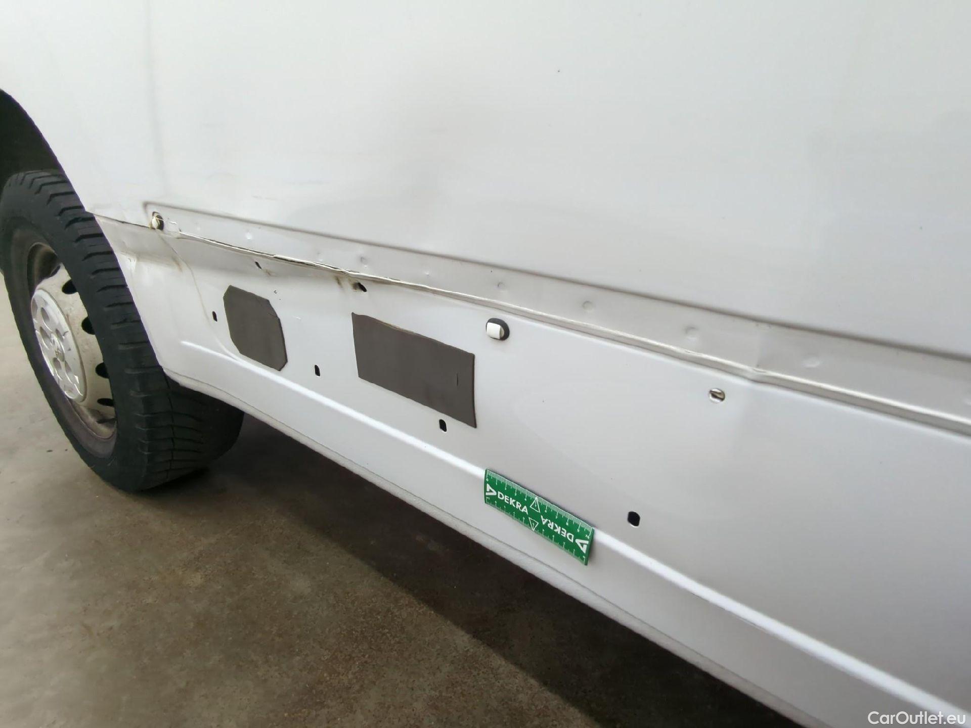  Peugeot  Boxer  Fourgon Surélevé 333 L3H2 Premium BlueHDi 120 Start&Stop 2.2 HDi 120CV BVM6 E6d #17