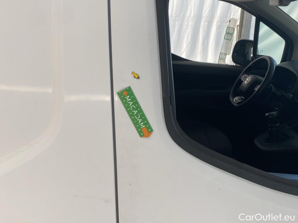  Toyota  Proace TOYOTA  City / 2019 / 4P / Fourgonnette 1.5 Medium 100 D-4D Business #11