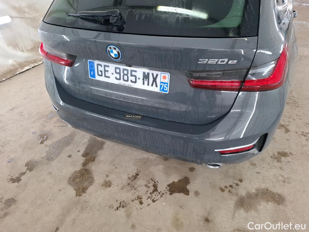  Bmw  Serie 3 BMW Série 3 Touring / 2019 / 5P / Break 320e 204ch Luxury BVA8 Hybride #16