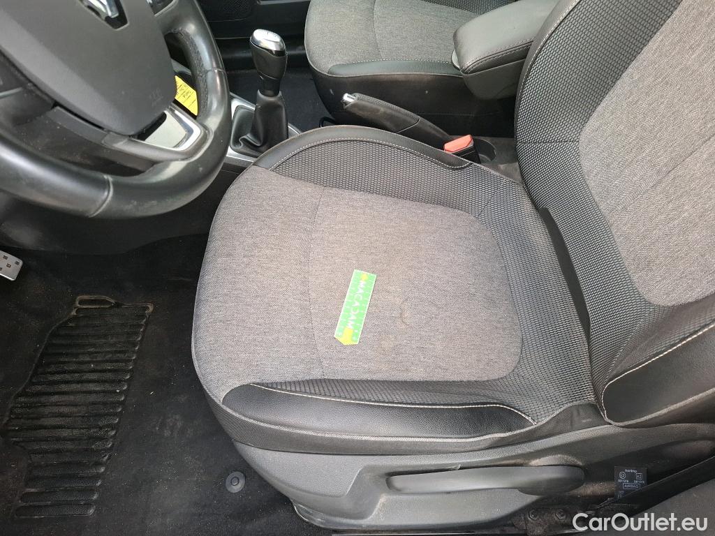  Renault  Captur  Intens 0.9 TCe 90CV BVM5 E6 #20