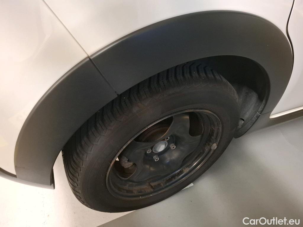  Citroen  C3  Société Feel 1.5 BlueHDI 100CV BVM6 E6dT #4