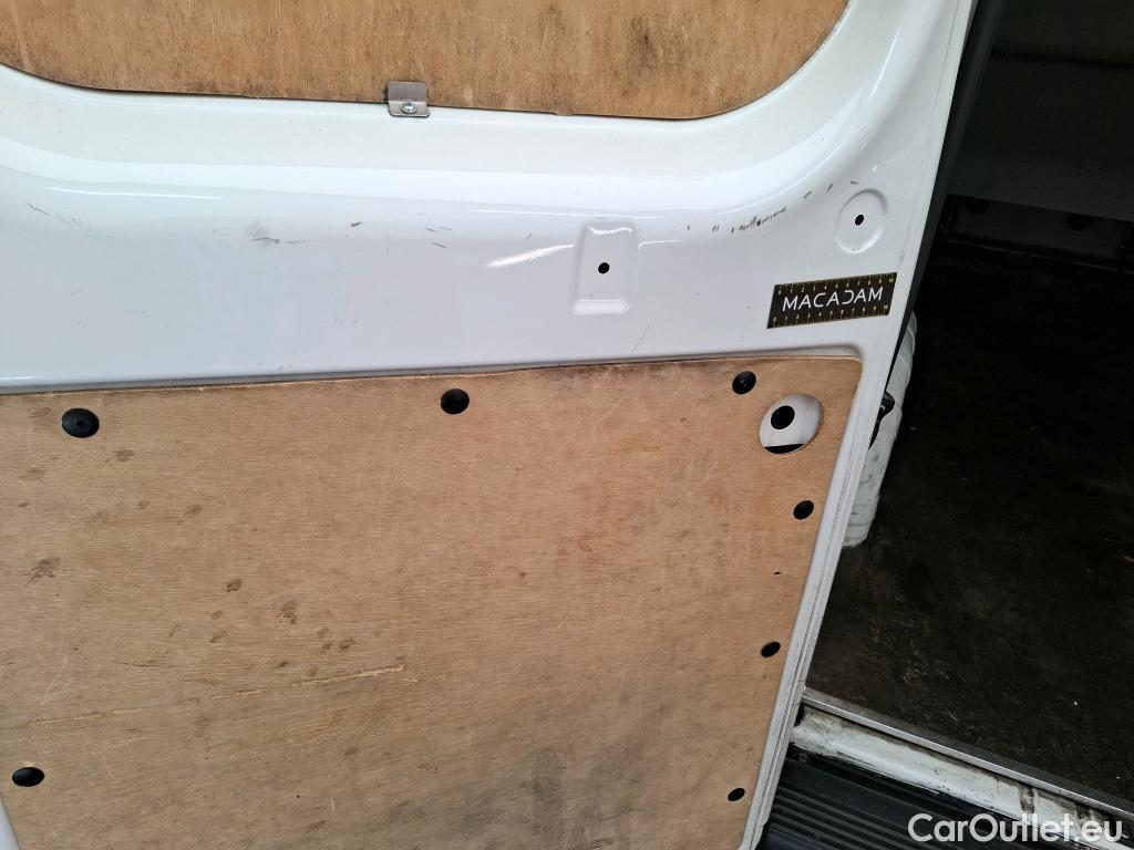  Citroen  Jumper CITROEN  CA VU 4p Fourgon 33 L2H1 BlueHDi 130 BVM6 Cab App Confort #90