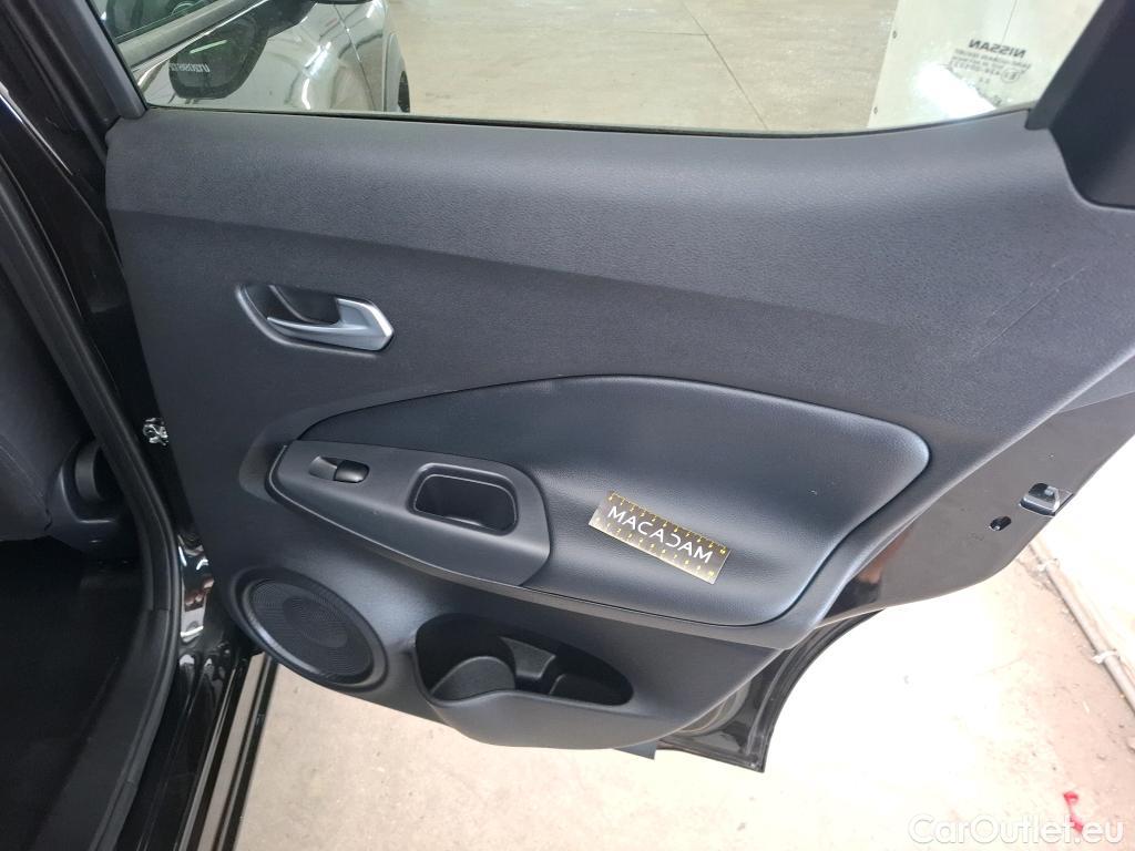  Nissan  Juke NISSAN  2019 5P Crossover Hybrid 143 Business+ #1