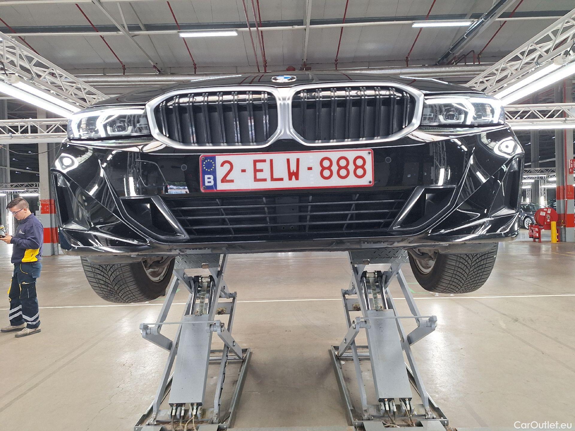 Bmw  Serie 3 BMW, 3-serie FL'22, 318i 115kw A #25