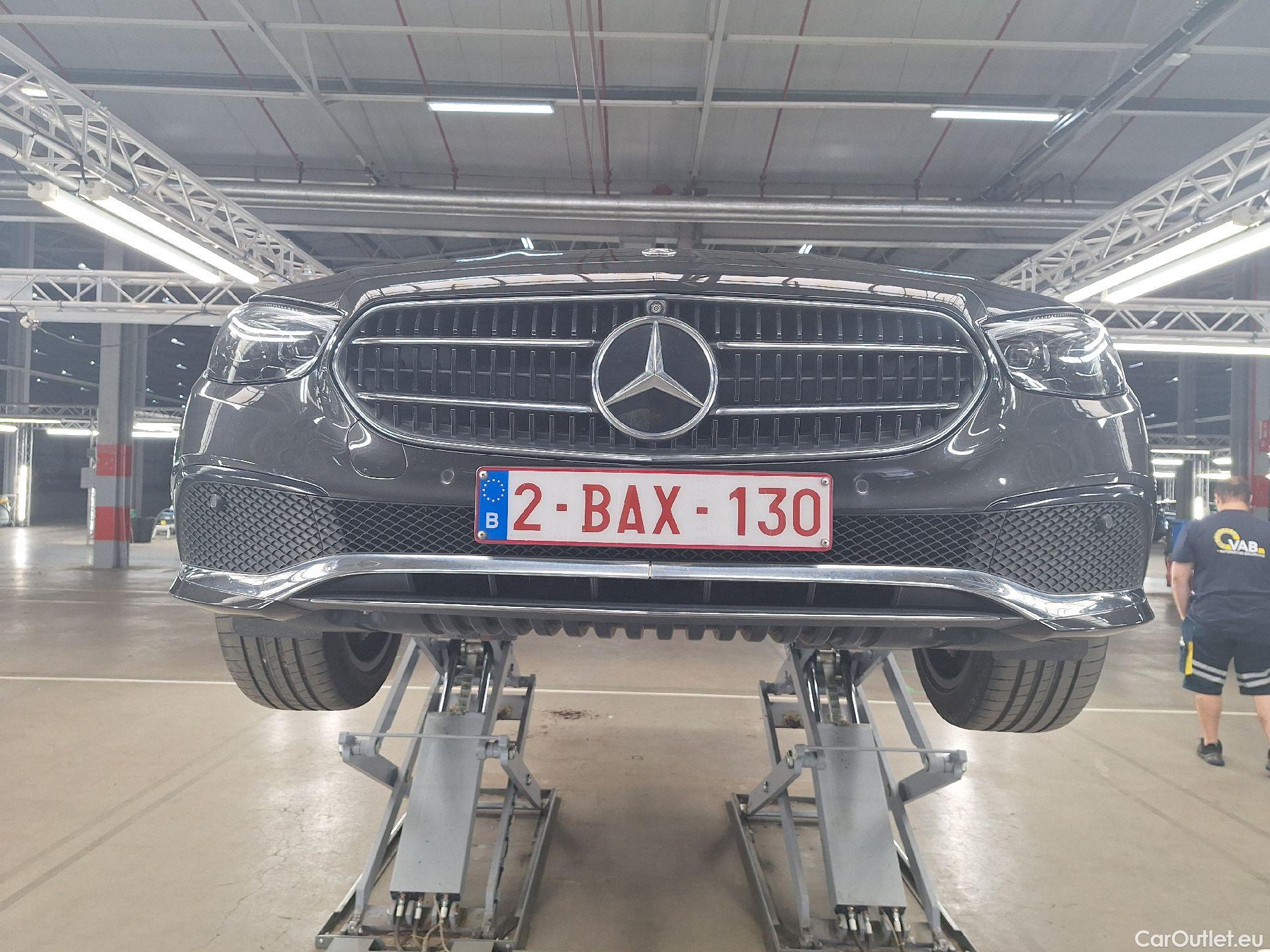  Mercedes  E-Klasse Mercedes, E-Class Break FL'20, E Break 300 e 225kW Bus.So.Aut #25