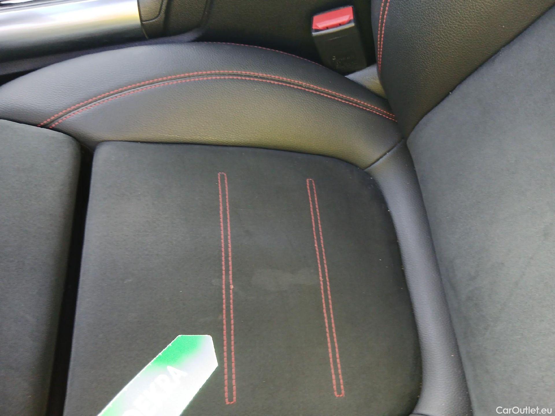  Mercedes  GLA MERCEDES-BENZ  / 2020 / 5P / todoterreno  200 #19