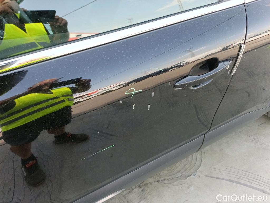  Citroen  C4 CITROEN  / 2020 / 5P / berlina con portón PureTech 130 S&S EAT8 Shine #3