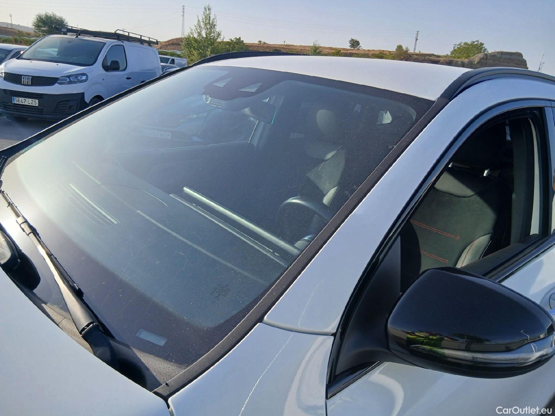  Mercedes  GLA MERCEDES-BENZ  / 2020 / 5P / todoterreno  200 #3