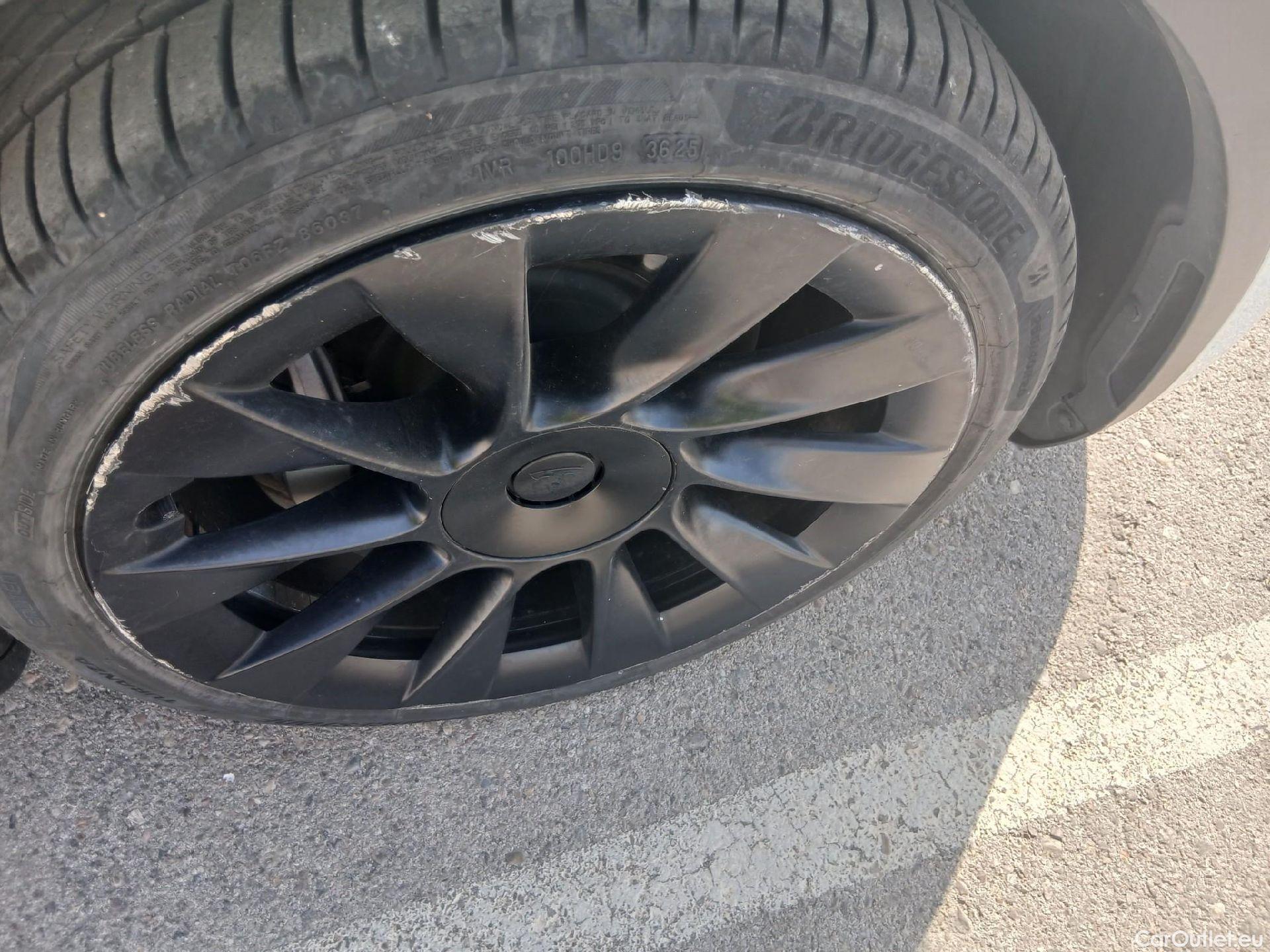  Tesla  Model Y TESLA  / 2020 / 5P / todoterreno Gran Autonomía 4WD #25