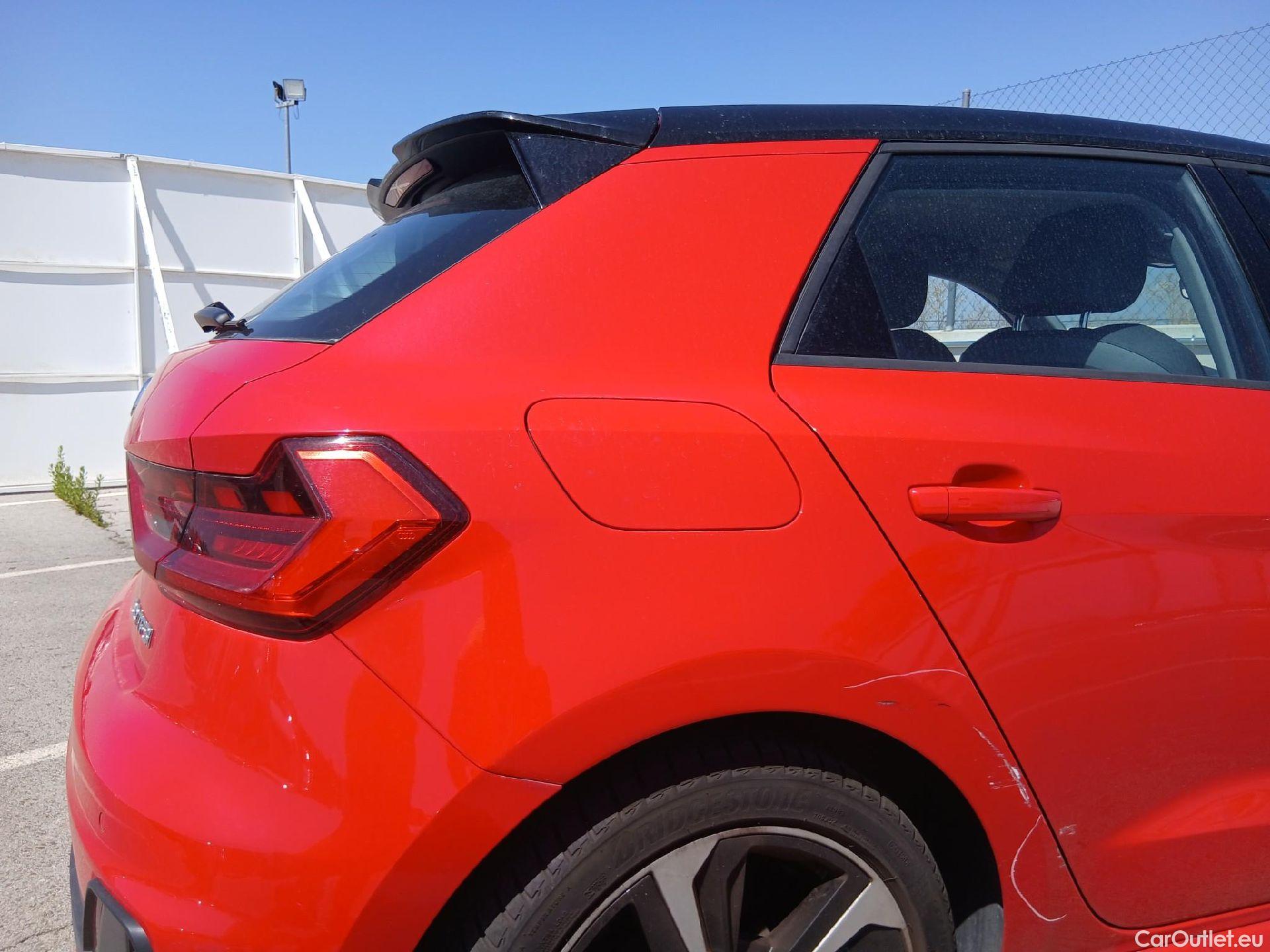  Audi  A1 Sportback AUDI A1 / 2018 / 5P / berlina con portón Sportback Adrenalin 30 TFSI 81kW (110CV)(SP) #43