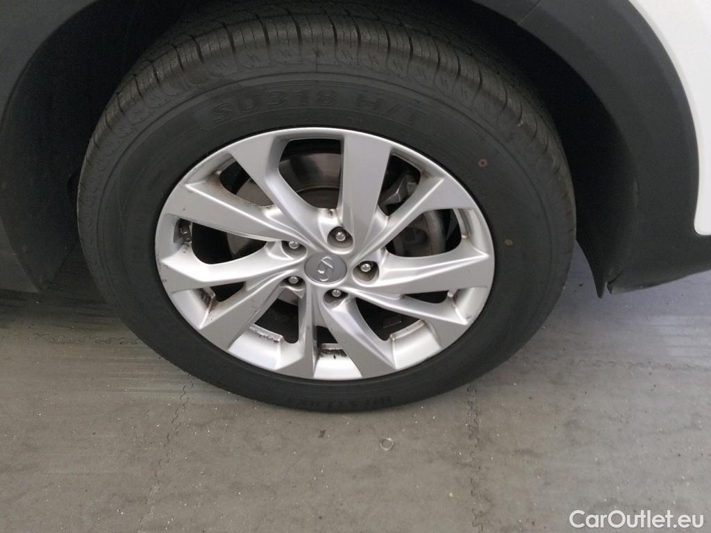  Hyundai  Tucson HYUNDAI  / 2018 / 5P / todoterreno 1.6 CRDI 85kW (116CV) 48V SLE Sky 4X2(SL)(SP) #27