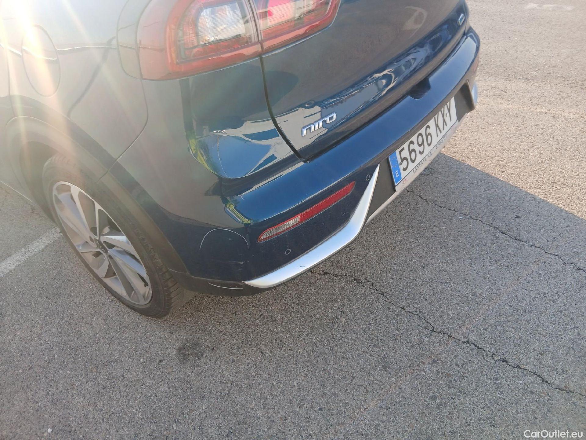  KIA  Niro KIA  / 2016 / 5P / crossover 1.6 GDi Híbrido 104kW (141CV) Emotion #26