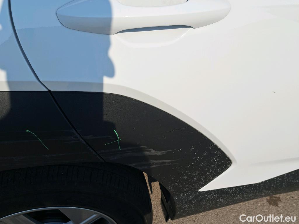  Hyundai  Konna HYUNDAI Kona / 2023 / 5P / todoterreno HEV 1.6GDI 129CV DT Maxx (AC) #3