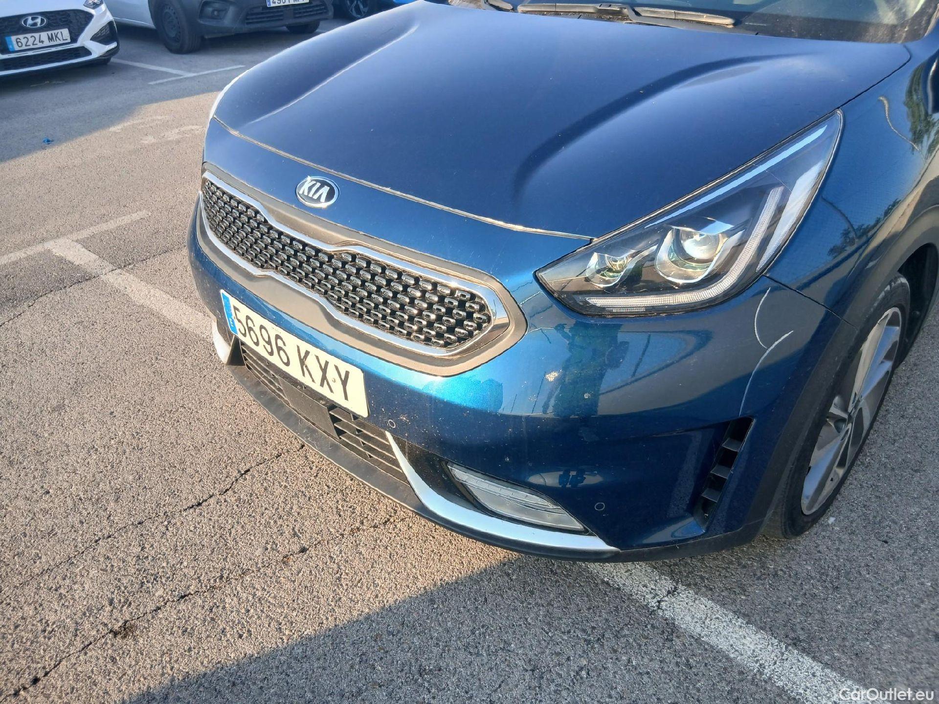  KIA  Niro KIA  / 2016 / 5P / crossover 1.6 GDi Híbrido 104kW (141CV) Emotion #10