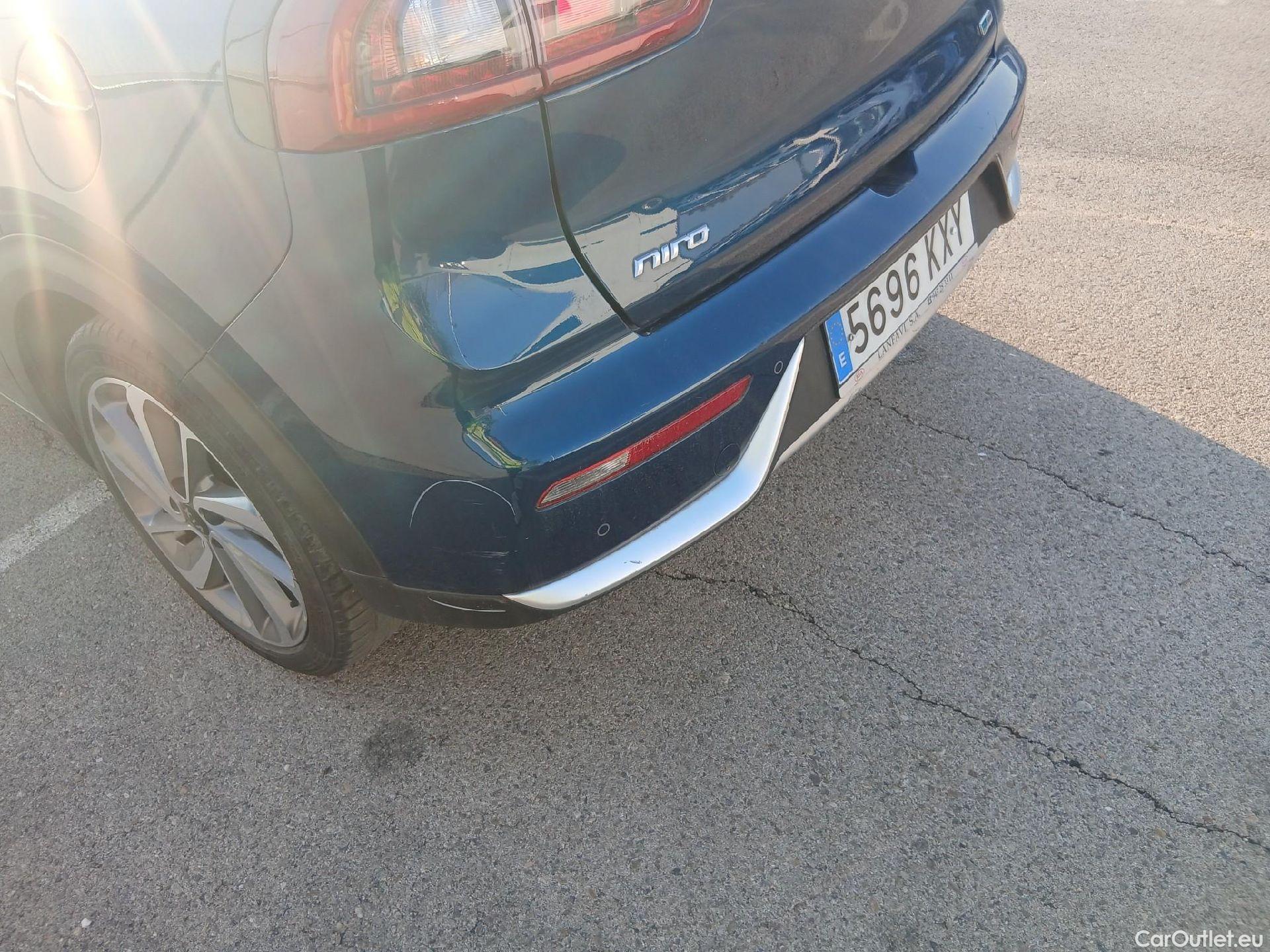  KIA  Niro KIA  / 2016 / 5P / crossover 1.6 GDi Híbrido 104kW (141CV) Emotion #23