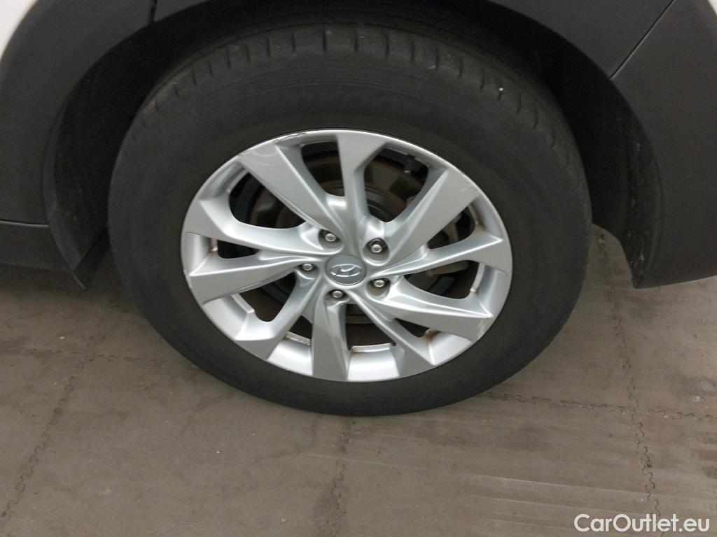  Hyundai  Tucson HYUNDAI  / 2018 / 5P / todoterreno 1.6 CRDI 85kW (116CV) 48V SLE Sky 4X2(SL)(SP) #5
