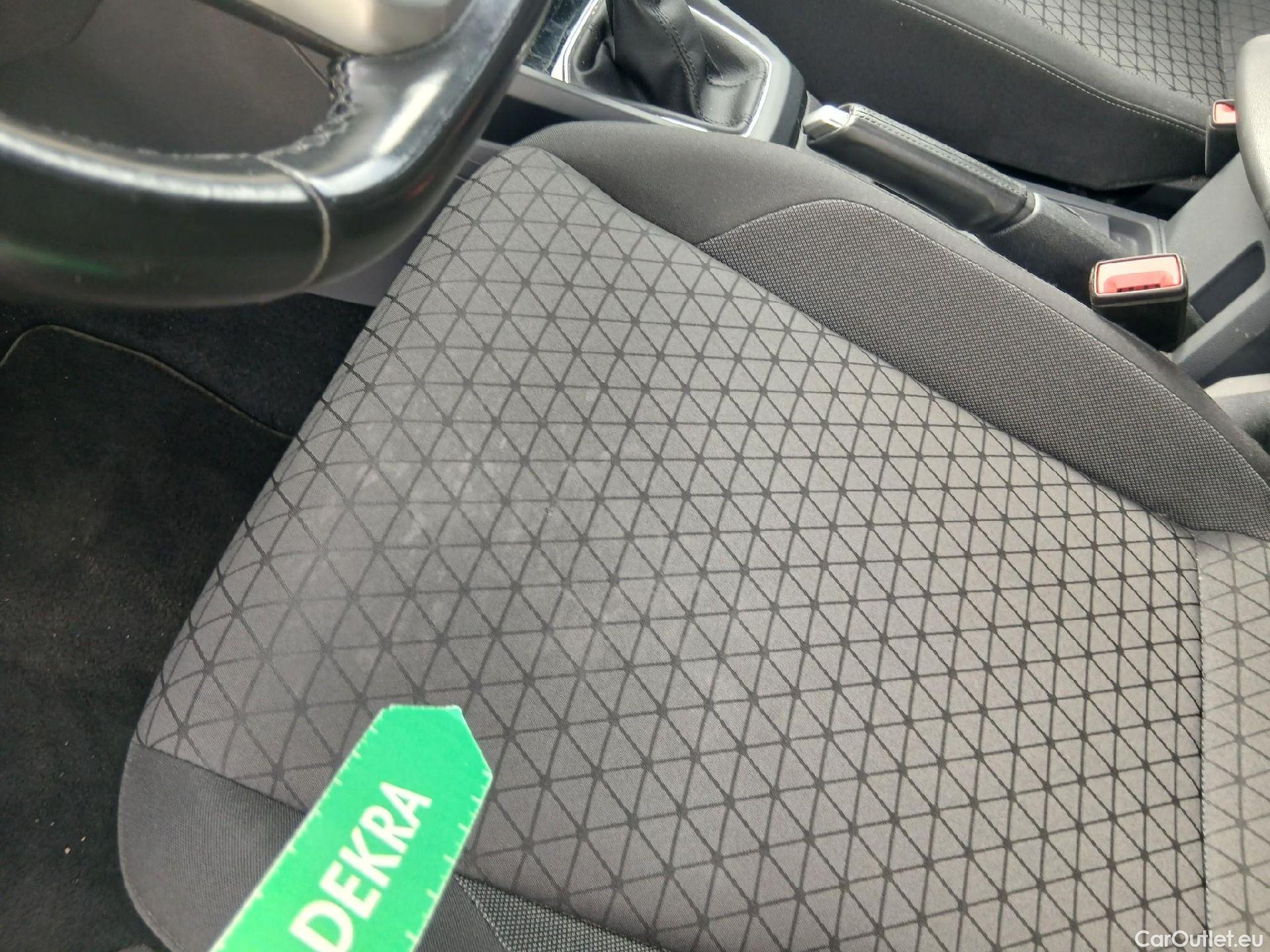  Volkswagen  T-CROSS VOLKSWAGEN  / 2018 / 5P / todoterreno Advance 1.0 TSI 85kW (115CV) DSG (AC) #25