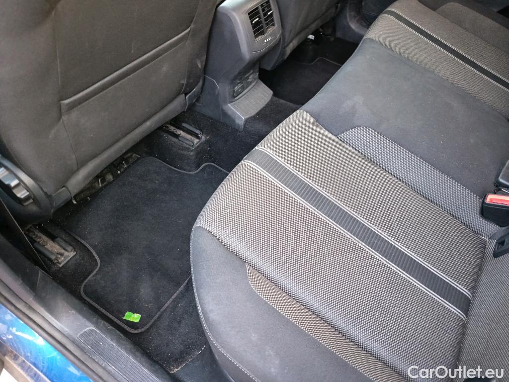  Volkswagen  T-ROC VOLKSWAGEN  / 2017 / 5P / todoterreno Advance 1.6 TDI 85kW (115CV) #2