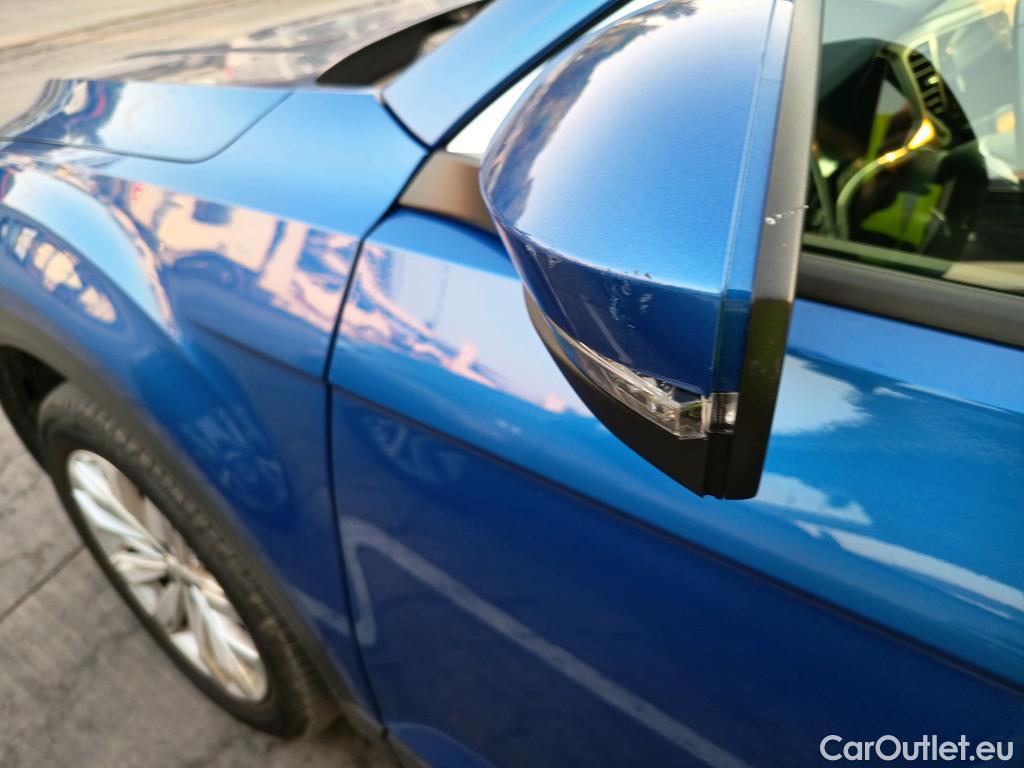  Volkswagen  T-ROC VOLKSWAGEN  / 2017 / 5P / todoterreno Advance 1.6 TDI 85kW (115CV) #9