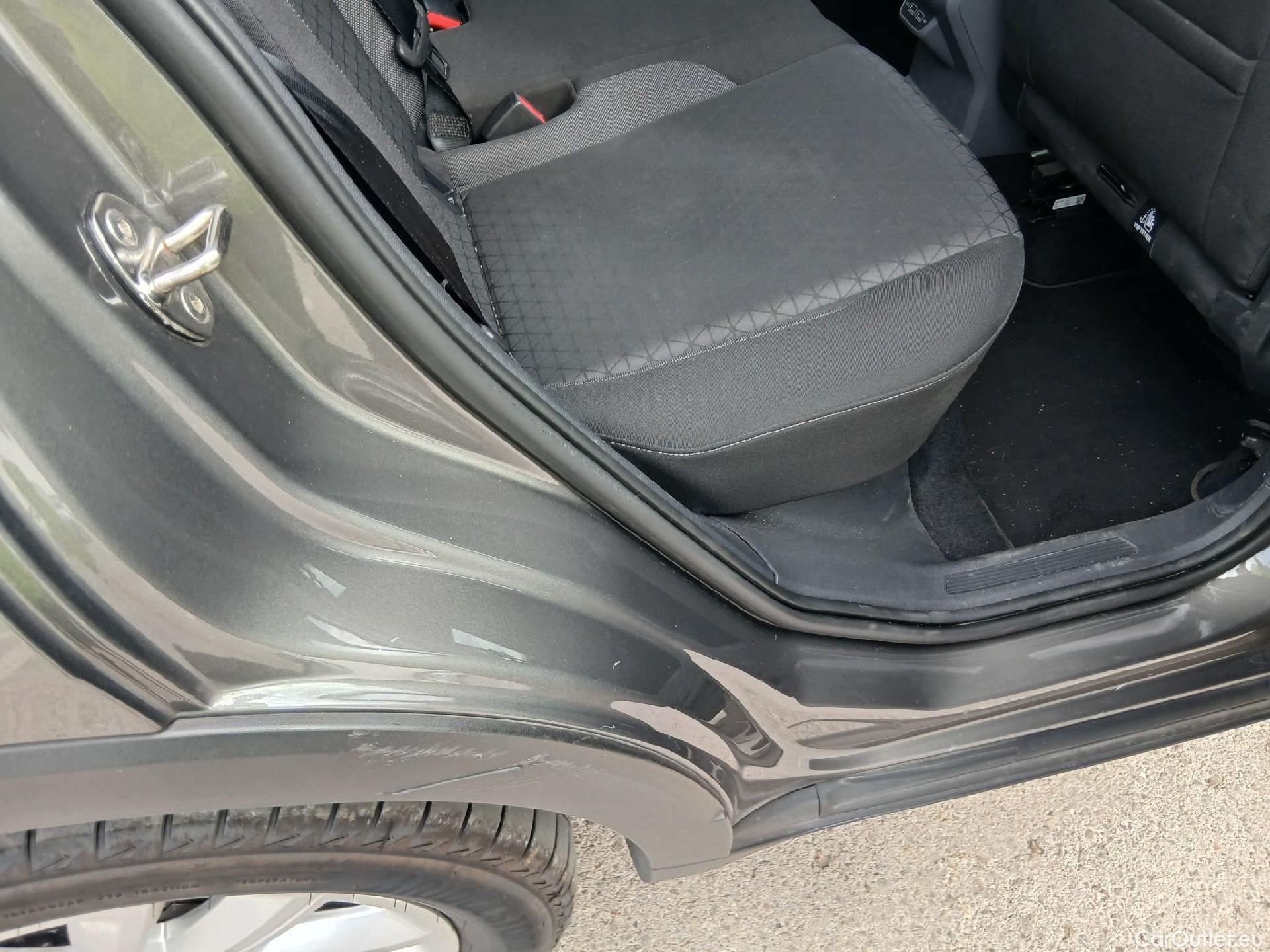  Volkswagen  T-CROSS VOLKSWAGEN  / 2018 / 5P / todoterreno Advance 1.0 TSI 85kW (115CV) DSG (AC) #55