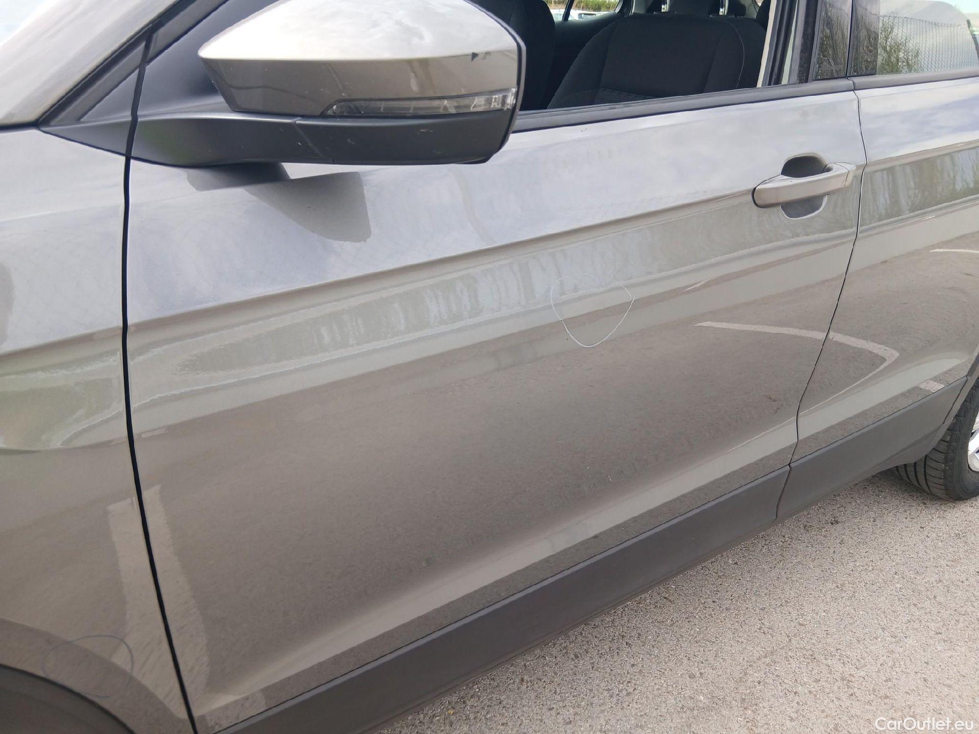  Volkswagen  T-CROSS VOLKSWAGEN  / 2018 / 5P / todoterreno Advance 1.0 TSI 85kW (115CV) DSG (AC) #19