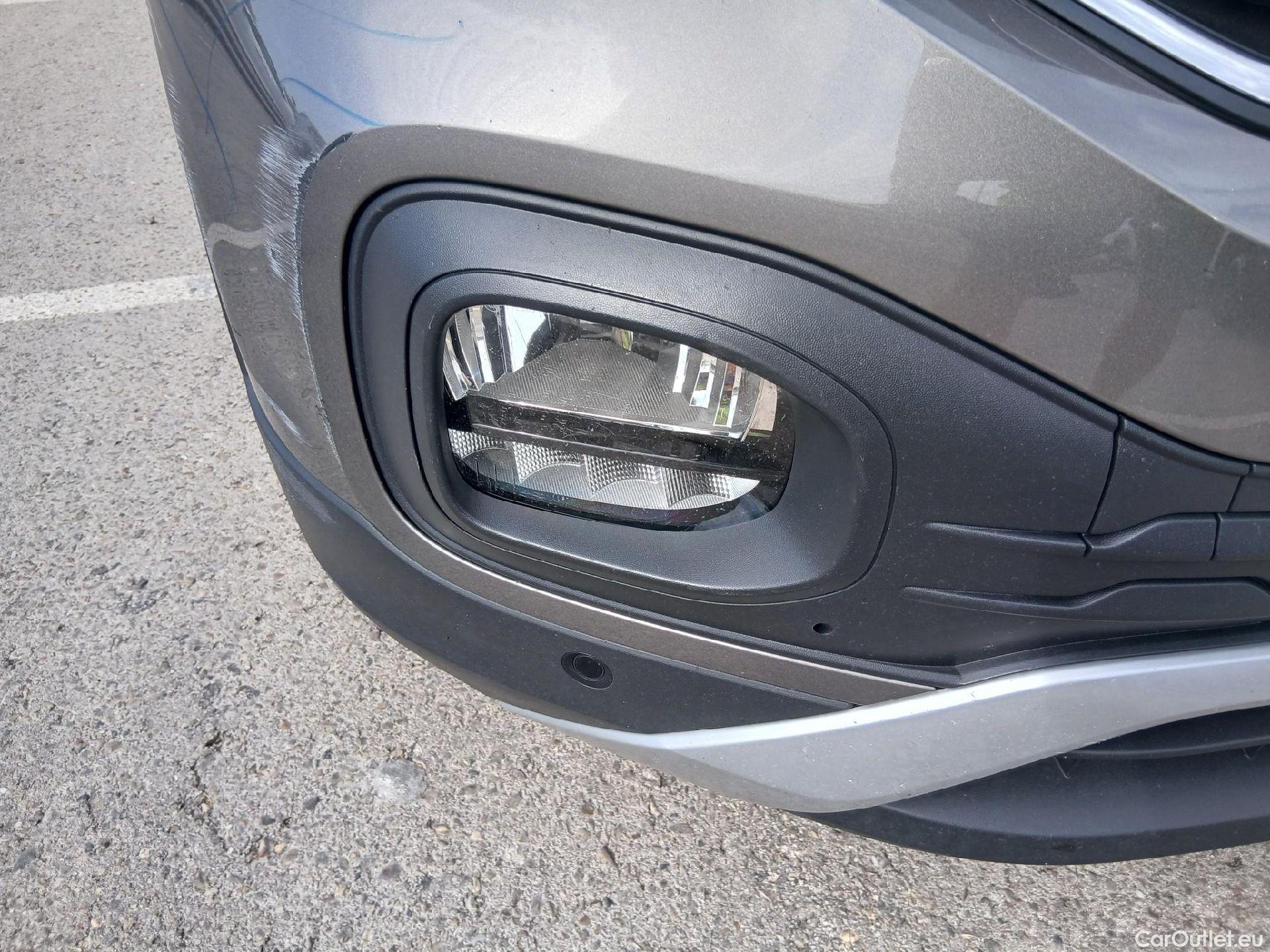  Volkswagen  T-CROSS VOLKSWAGEN  / 2018 / 5P / todoterreno Advance 1.0 TSI 85kW (115CV) DSG (AC) #9