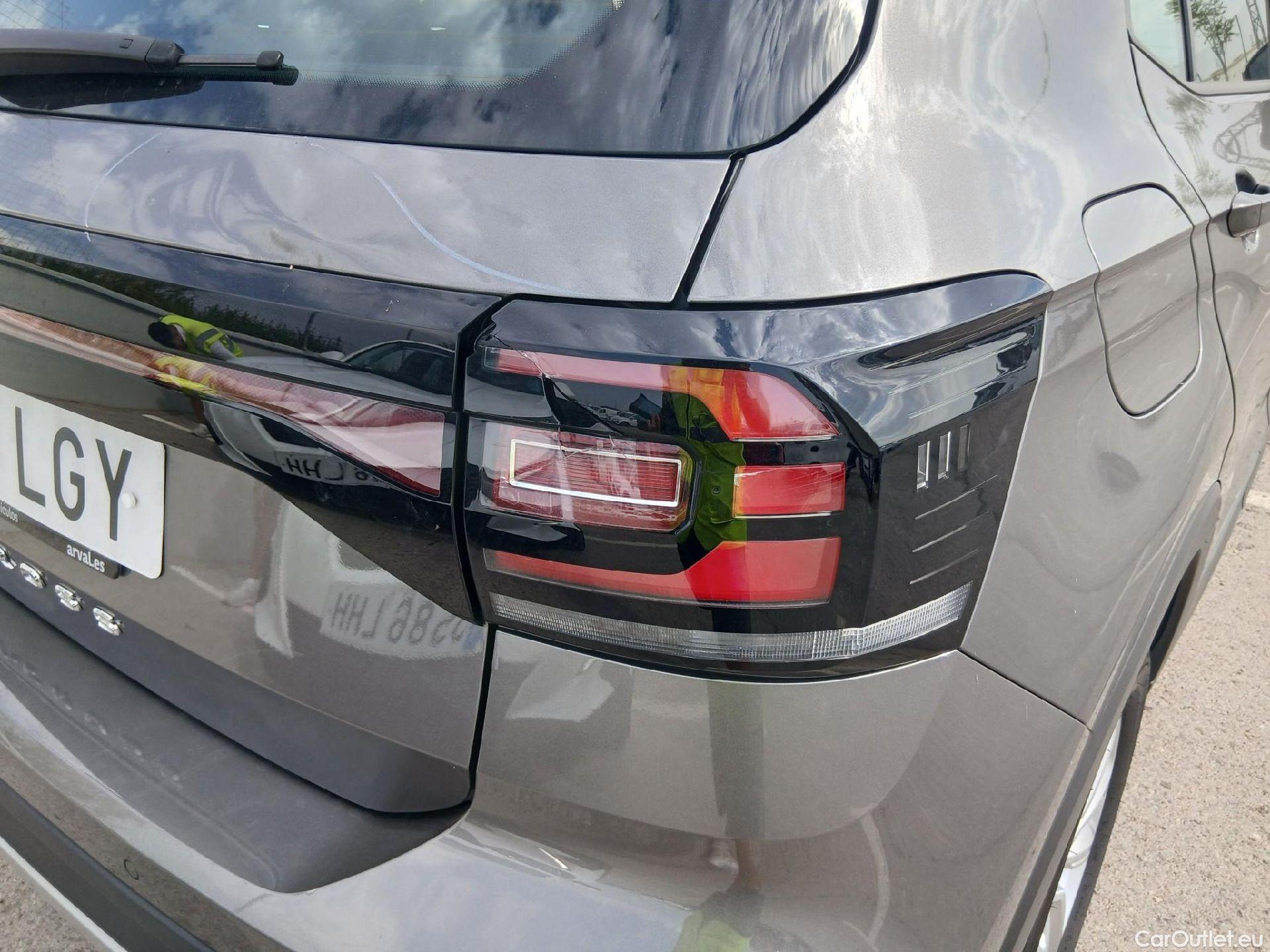  Volkswagen  T-CROSS VOLKSWAGEN  / 2018 / 5P / todoterreno Advance 1.0 TSI 85kW (115CV) DSG (AC) #35