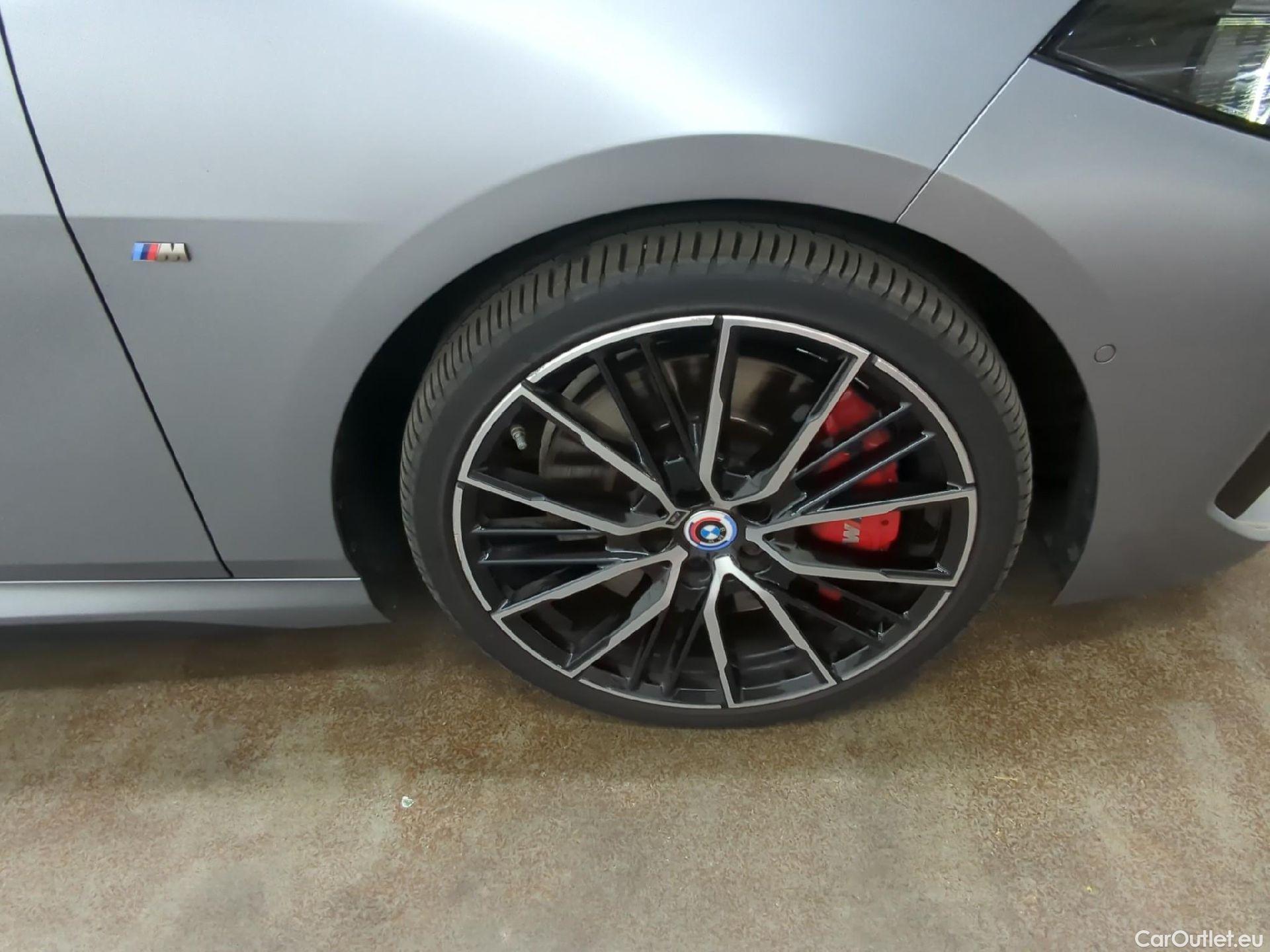  Bmw  Serie 2 BMW Série 2 Gran Coupé / 2019 / 4P / Berline M235i xDrive AUTO Edition M Sport Pro #9