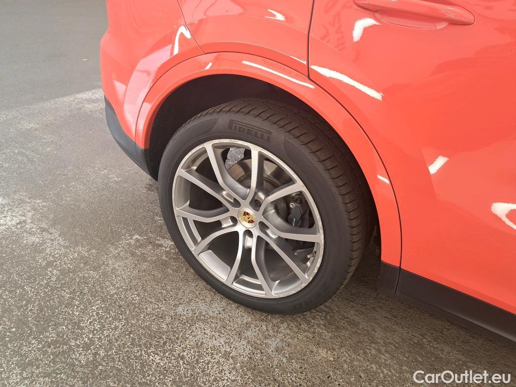  Porsche  Cayenne PORSCHE  Coupé / 2019 / 5P / SUV  E-Hybrid Coupé #15