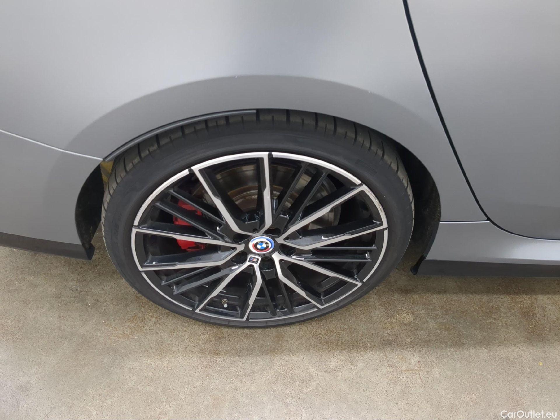 Bmw  Serie 2 BMW Série 2 Gran Coupé / 2019 / 4P / Berline M235i xDrive AUTO Edition M Sport Pro #8
