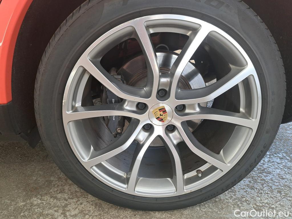  Porsche  Cayenne PORSCHE  Coupé / 2019 / 5P / SUV  E-Hybrid Coupé #9