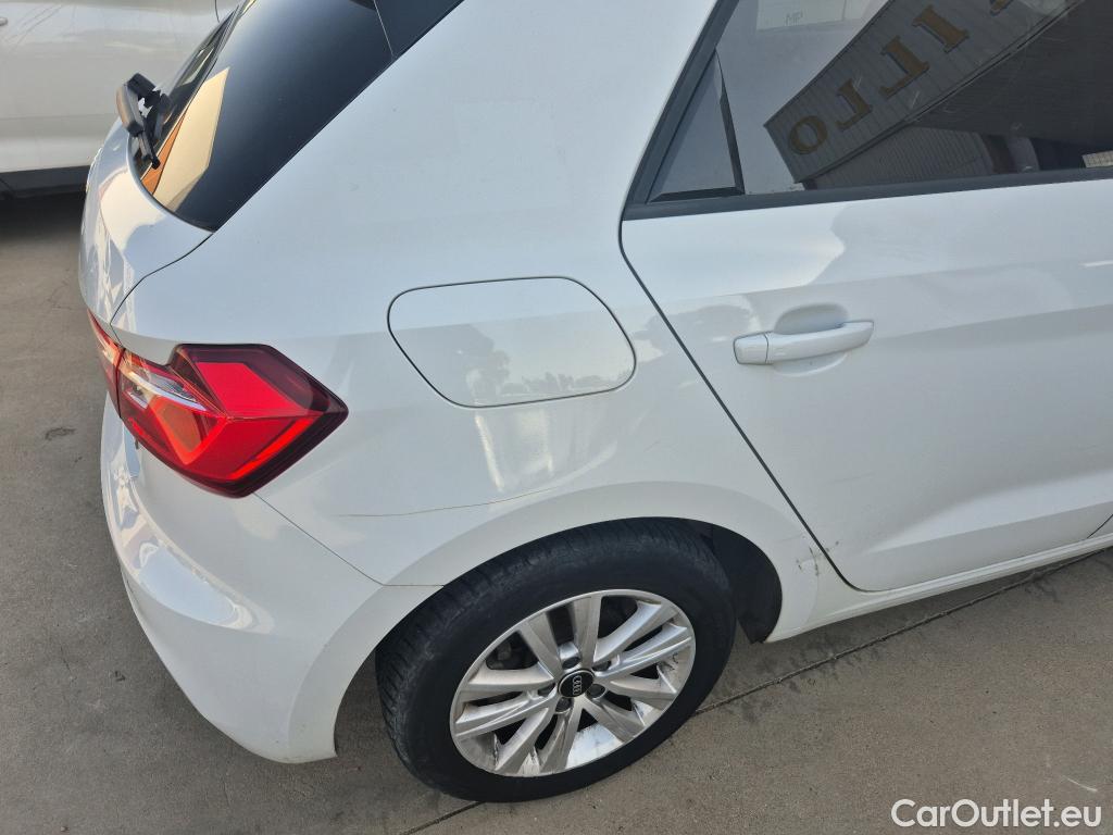  Audi  A1 Sportback AUDI A1 / 2018 / 5P / berlina con portón Sportback Advanced 30 TFSI 81kW (110CV) #6
