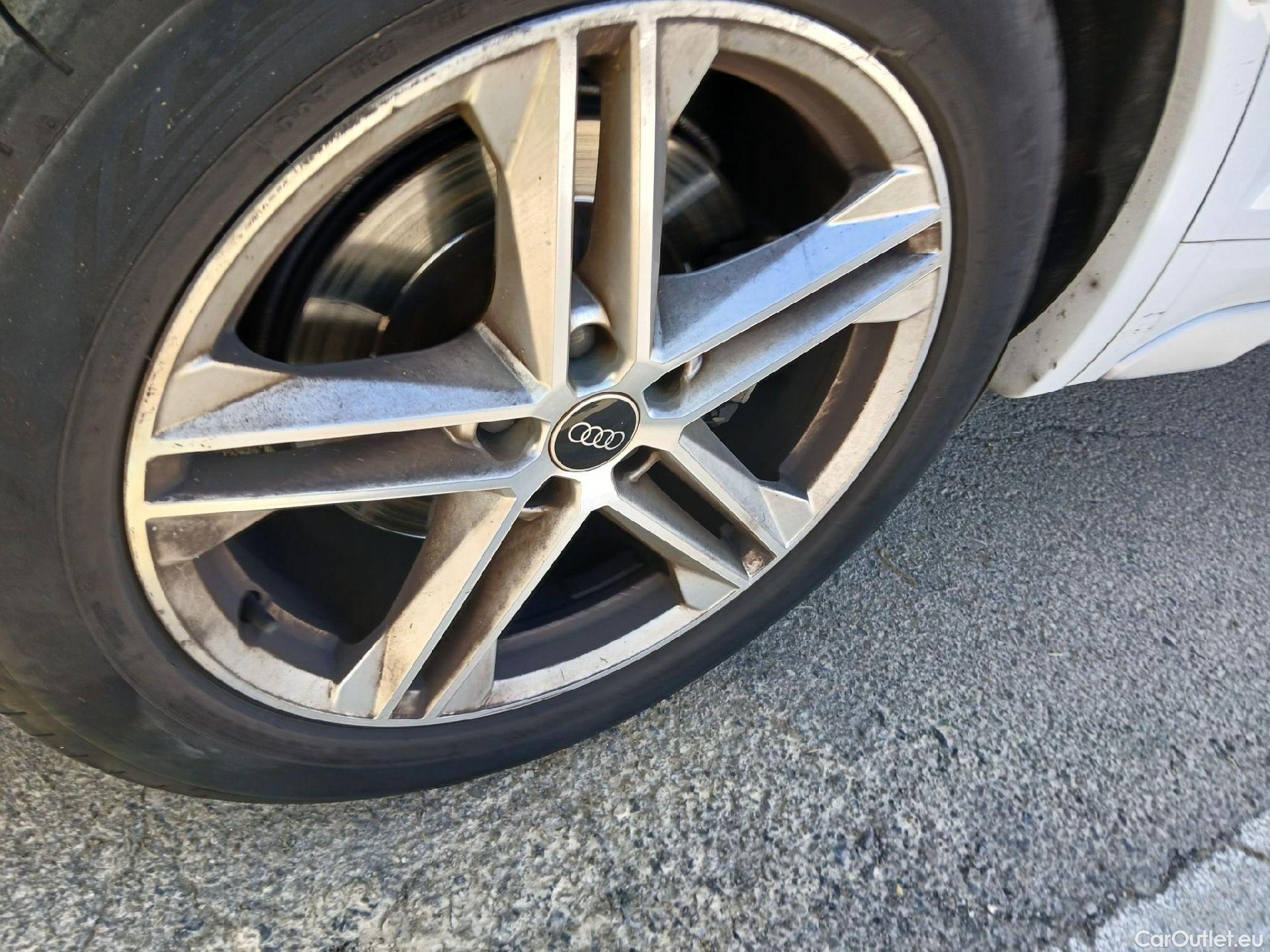  Audi  Q5 AUDI  / 2020 / 5P / todoterreno S line 40 TDI 150kW quattro-ultra #36