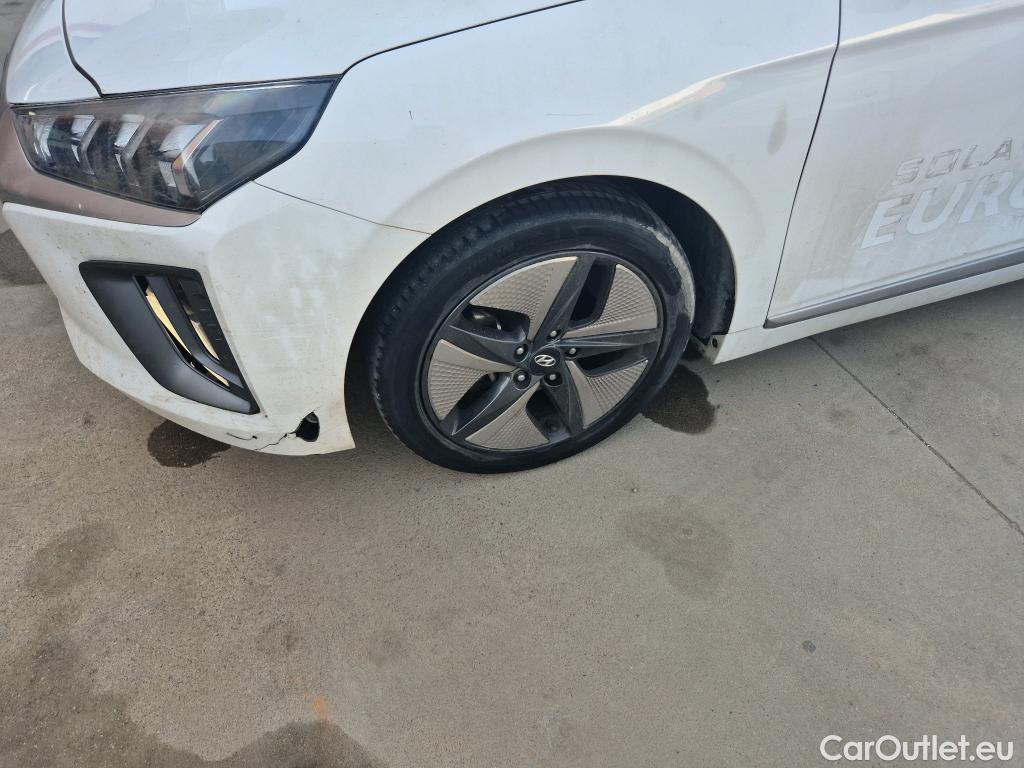  Hyundai   Ioniq HYUNDAI / 2019 / 5P / berlina con portón 1.6 GDI HEV Tecno DCT #16
