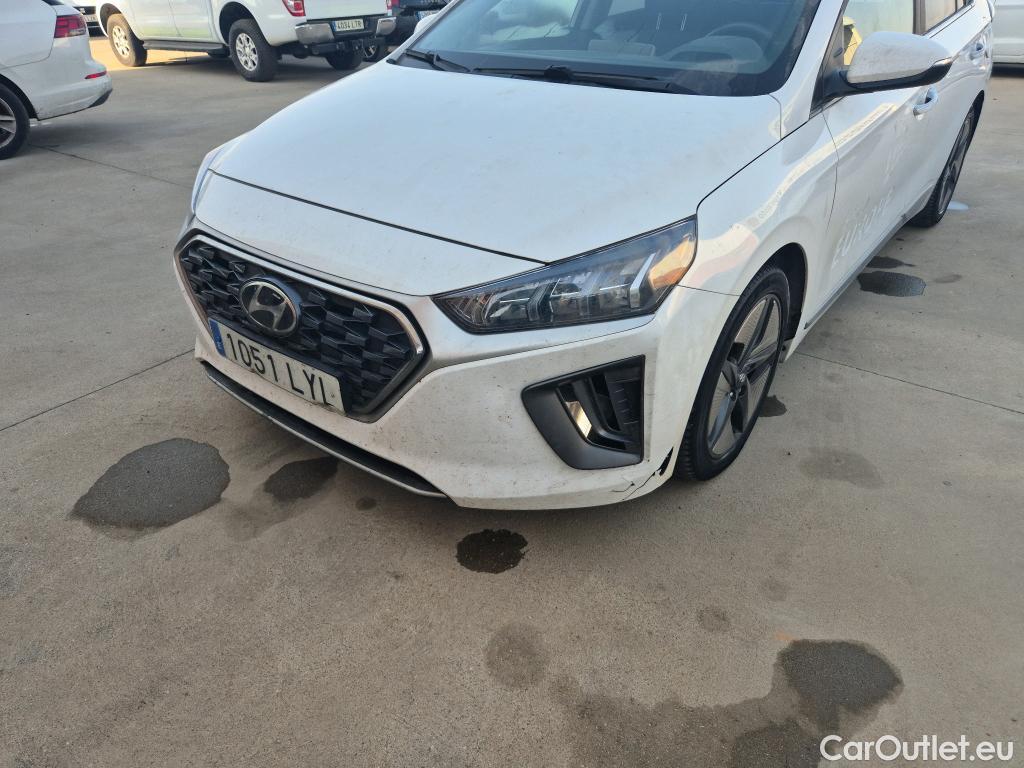  Hyundai   Ioniq HYUNDAI / 2019 / 5P / berlina con portón 1.6 GDI HEV Tecno DCT #1