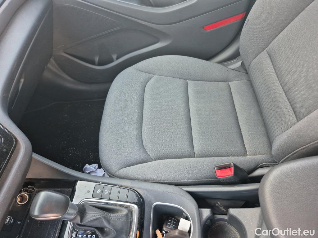  Hyundai   Ioniq HYUNDAI / 2019 / 5P / berlina con portón 1.6 GDI HEV Tecno DCT #27