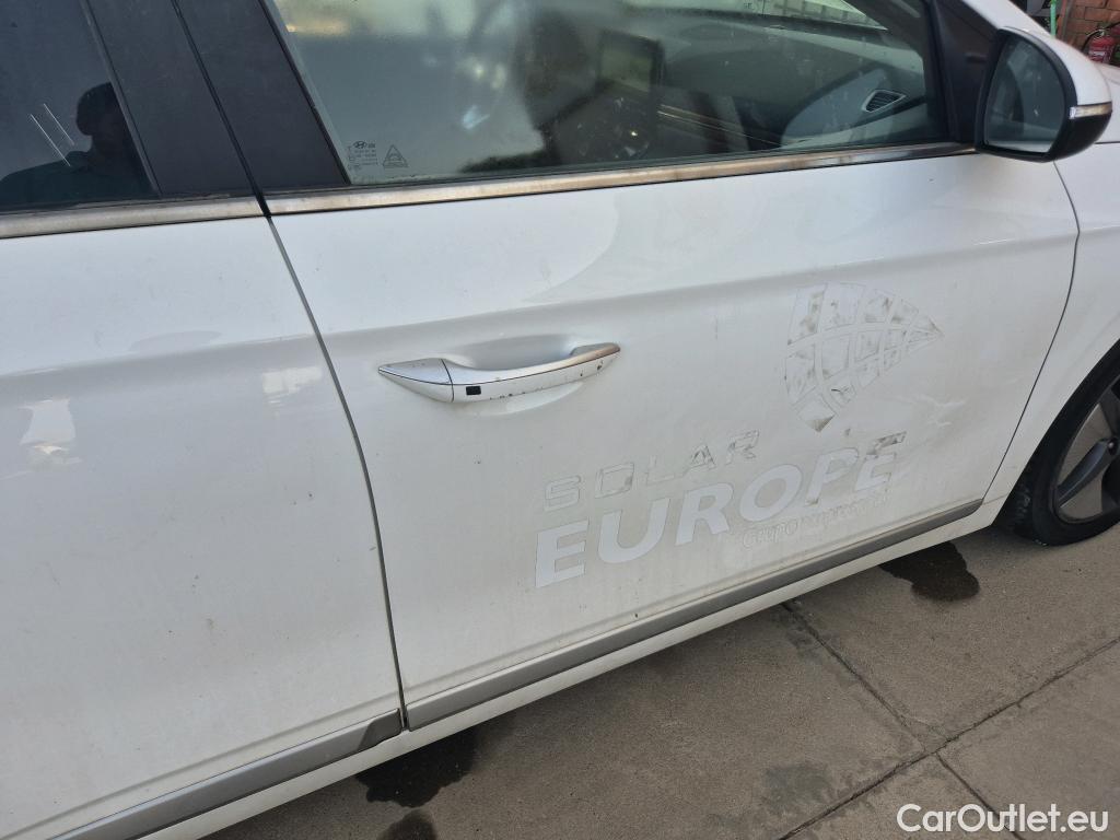  Hyundai   Ioniq HYUNDAI / 2019 / 5P / berlina con portón 1.6 GDI HEV Tecno DCT #25