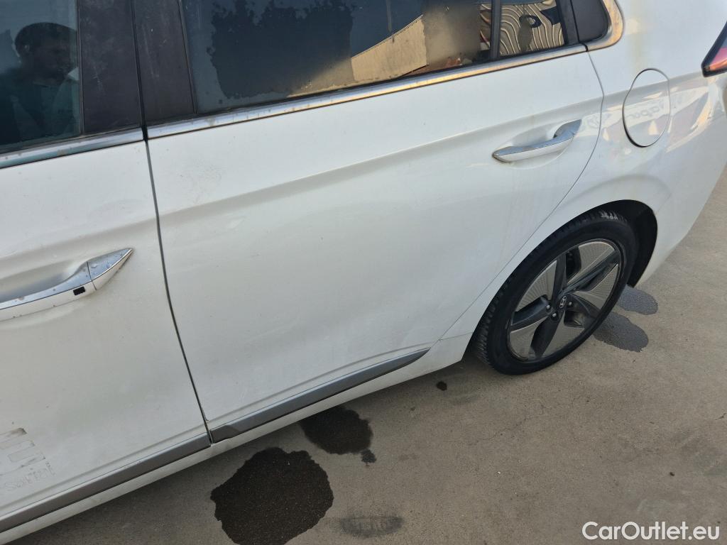  Hyundai   Ioniq HYUNDAI / 2019 / 5P / berlina con portón 1.6 GDI HEV Tecno DCT #14