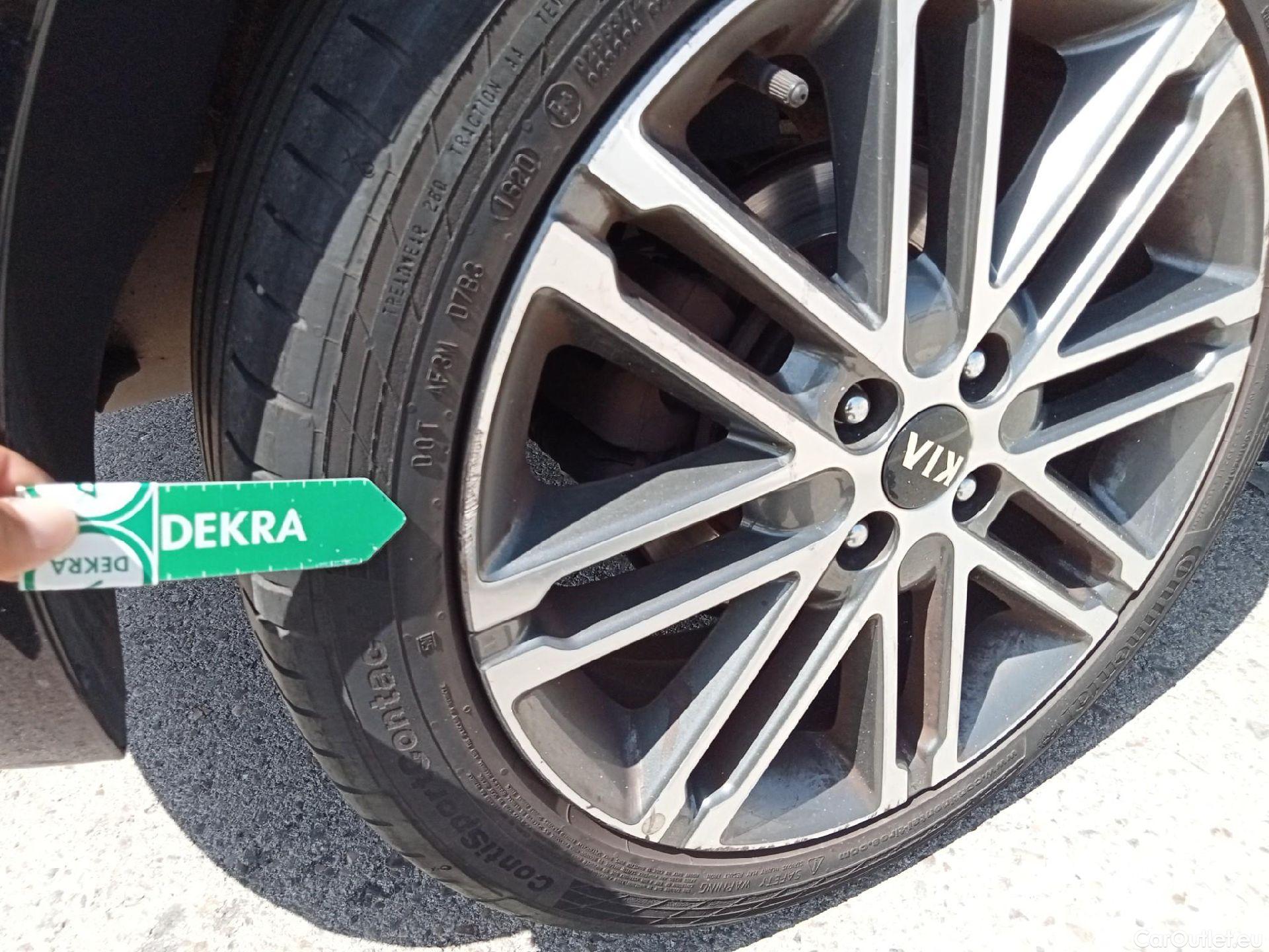  KIA  Rio KIA  / 2020 / 5P / berlina con portón 1.2 DPi 62kW (84CV) Drive Pack Sport #24