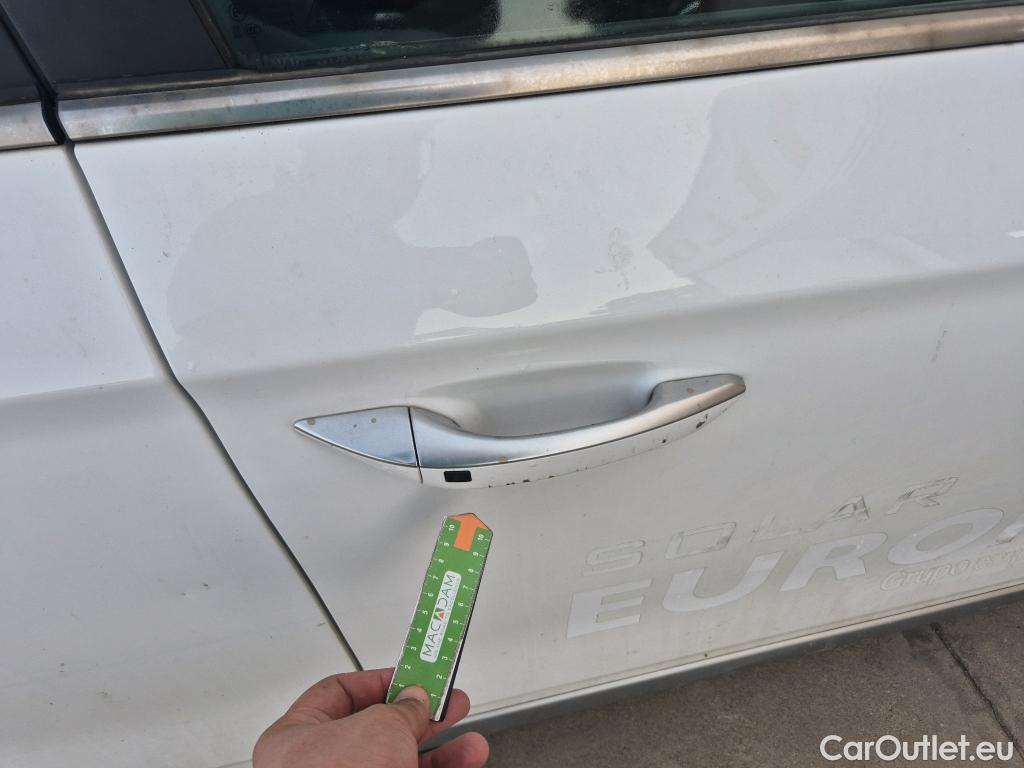  Hyundai   Ioniq HYUNDAI / 2019 / 5P / berlina con portón 1.6 GDI HEV Tecno DCT #26